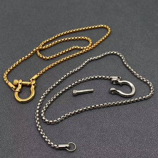 18K Gold Plated Stainless Steel Horseshoe Shackle Charm Necklace