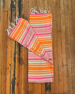 Over The Hills Falsa Blanket